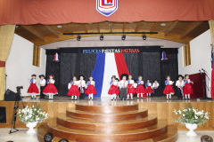 2-Medio-Mayor-A-Banderita-chilena-y-La-Mazamorra-1