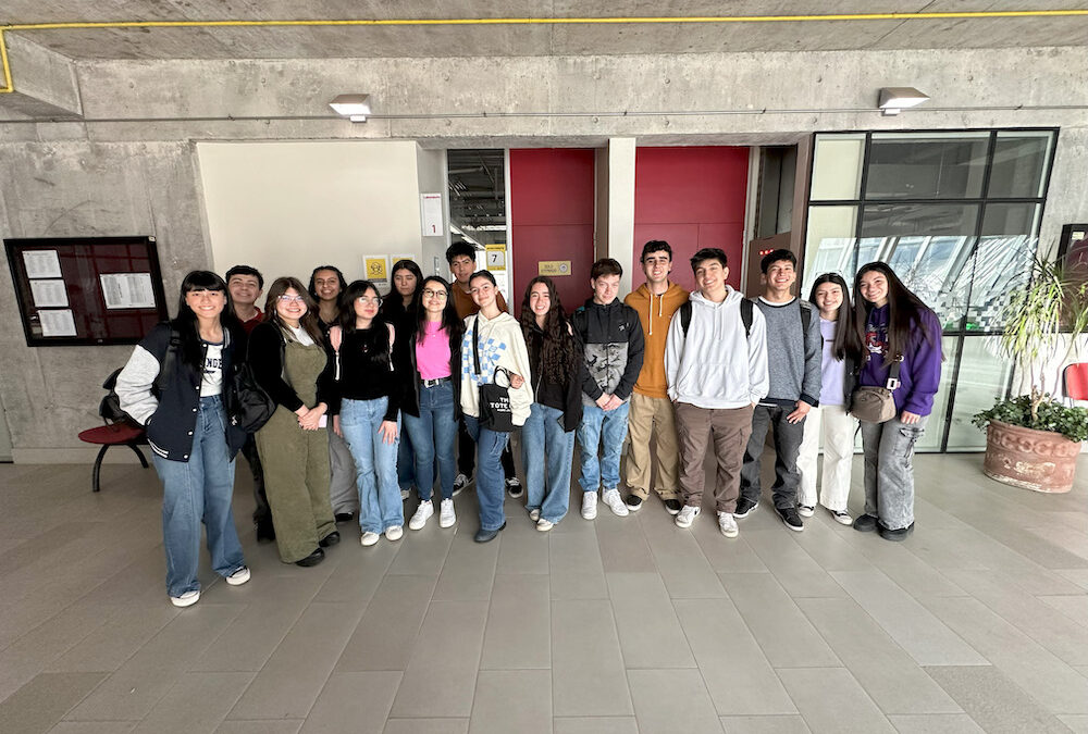 13 clasificados a etapa nacional de olimpiada de química UMCE 2023 