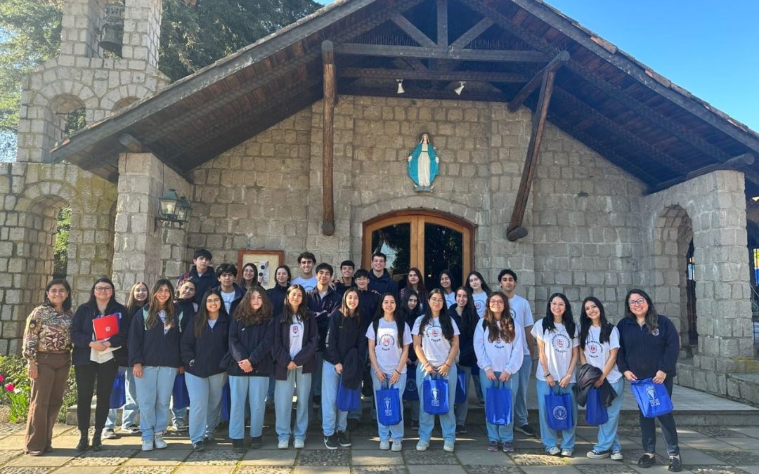 Estudiantes de 4° Medio visitan la Facultad de Medicina de la UCM