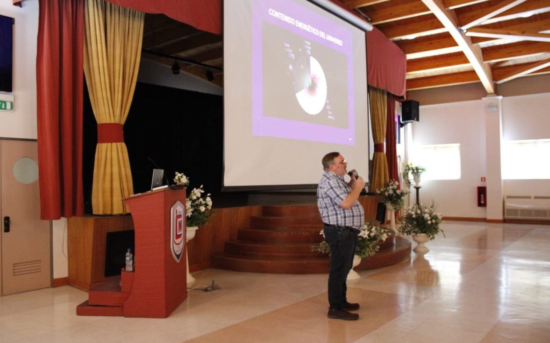 Charla “Nuevas fronteras en astronomía y el rol de los megaproyectos en Chile”