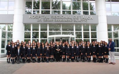 Presentación del coro en el Hospital Regional del Maule