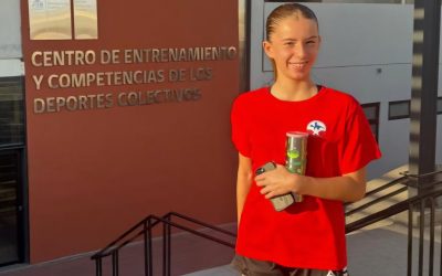 Sofía Tepper entrena con la selección chilena U14 de balonmano