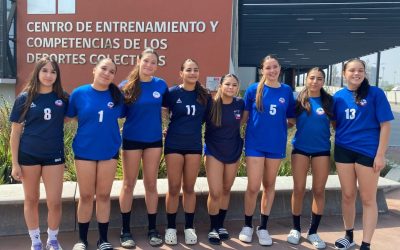 Nuestras 8 jugadoras siguen con todo en la concentración U16 de la selección chilena de balonmano!