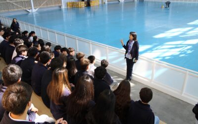 Recorrido de estudiantes por el nuevo gimnasio