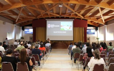 Charla informativa sobre los electivos de 2° medio para el año 2026