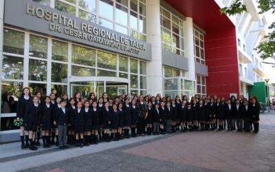 La música navideña del coro llegó al Hospital Regional del Maule