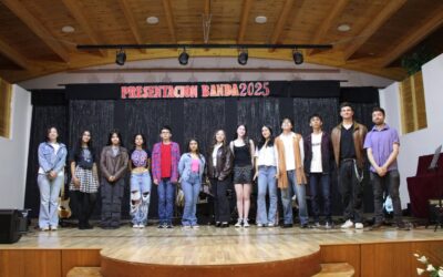 Cierre del Taller de Banda y Canto Popular con una puesta en escena de los años 80