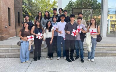 Egresados destacados PAES participan en desayuno de reconocimiento en la Municipalidad de Talca