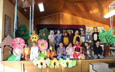 Celebración del Día del Libro continúa con stands, teatro y cuentos en todos los niveles