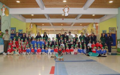 Visita de Carabineros al Jardín Campanita por el 99° aniversario
