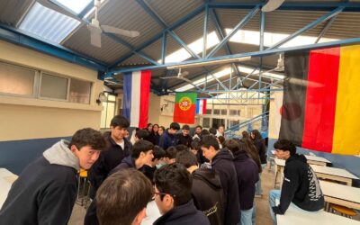 Intercambio de láminas reunió a estudiantes de Básica y Media