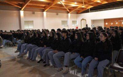 Estudiantes de Enseñanza Media participaron en charla vocacional de la Fuerza Aérea de Chile