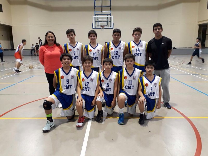 Amistoso de Baloncesto con Sagrados Corazones en Santiago